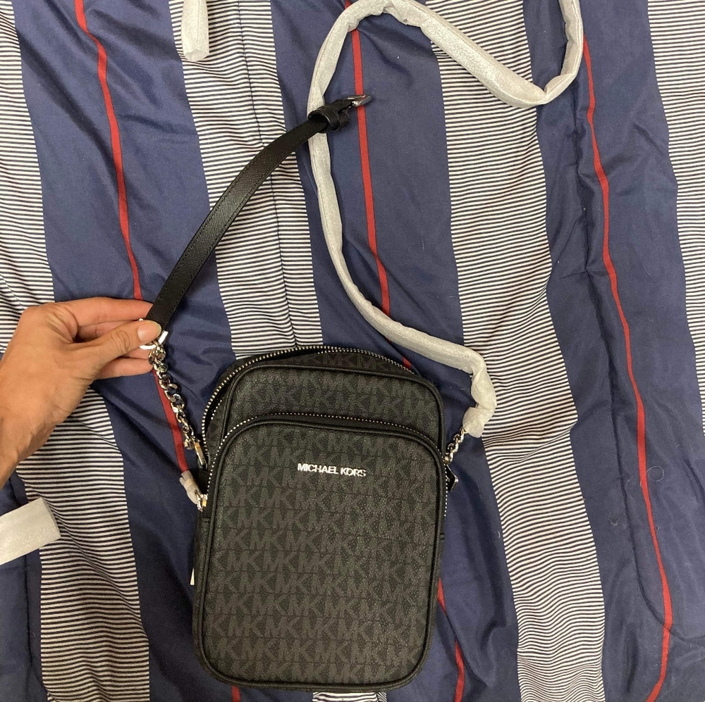 Michael kors crossbody purse